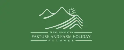 Pasture And Farm Holiday Logo